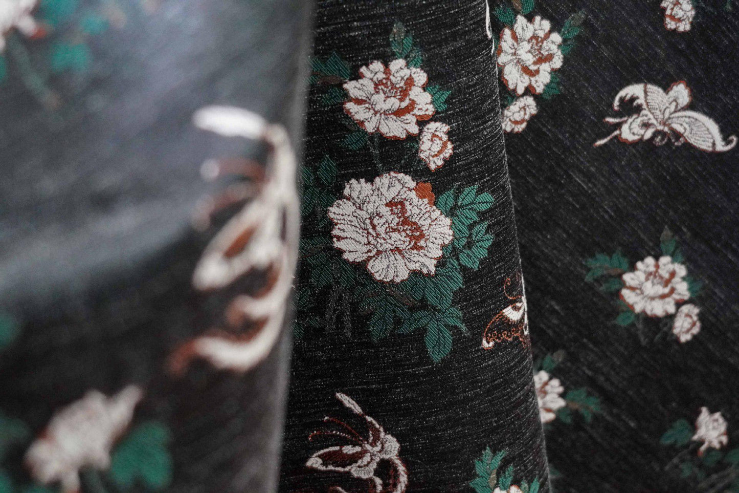 Floral Jacquard Chenille Fabric: 59"W Upholstery Sewing Material