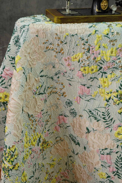 Tissu jacquard floral réversible : Rayonne/Polyester tissé en relief 3D, 137 cm de large