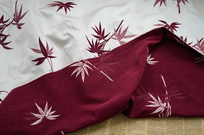 Tissu chenille jacquard réversible : tissage floral japonais en relief (55 po L)