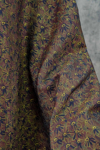 Tissu jacquard à motif marguerite vintage : Mélange de coton pour ameublement style campagne