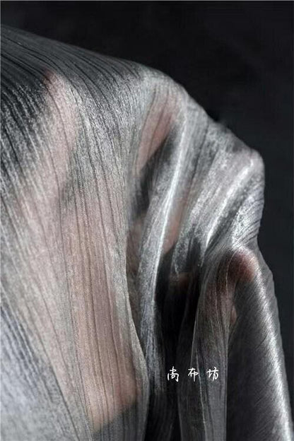 Tissu organza froissé métallisé argenté : texture 3D Gris Glacé, 150 cm de large