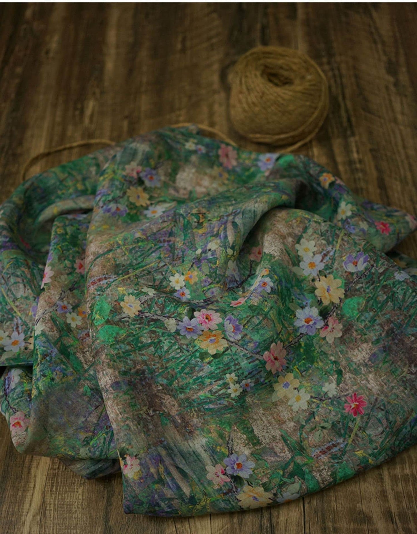 Tissu ramie nénuphar : imprimé floral léger, 140 cm de large