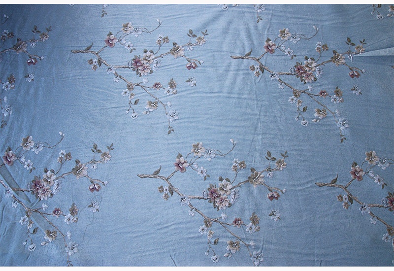 Tissu jacquard à motif floral : 145 cm de large, pour l’ameublement et la confection de costumes