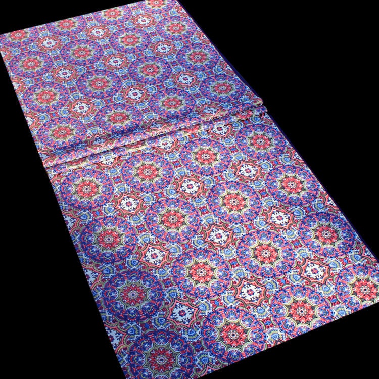 Tissu brocart Thangka exotique : satin jacquard tibétain (75 cm x 145 cm)