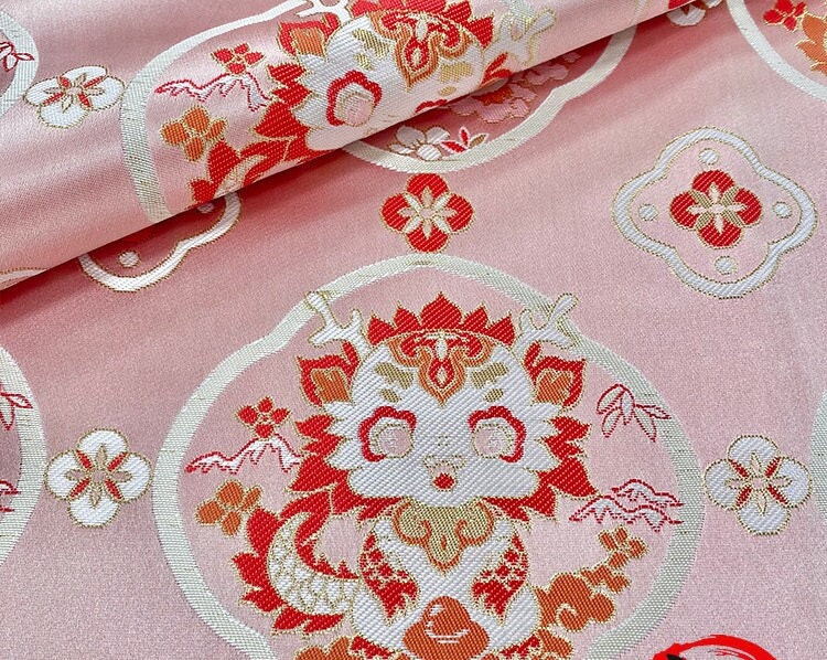 Tissu brocart jacquard à motif floral : 150 cm de large, satin, pour ameublement, costumes et décoration.