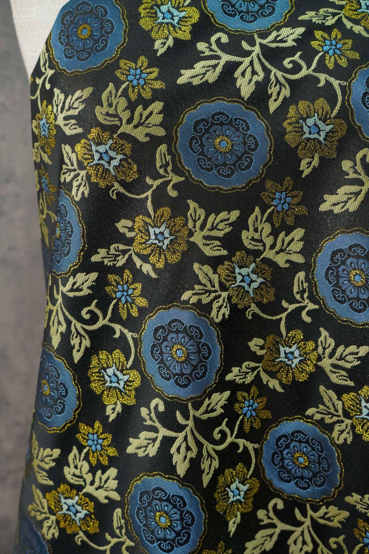 Botanical Song Jin Brocade Textile - Woven Creeping Vine and Small Flowers Design, 59"Wide