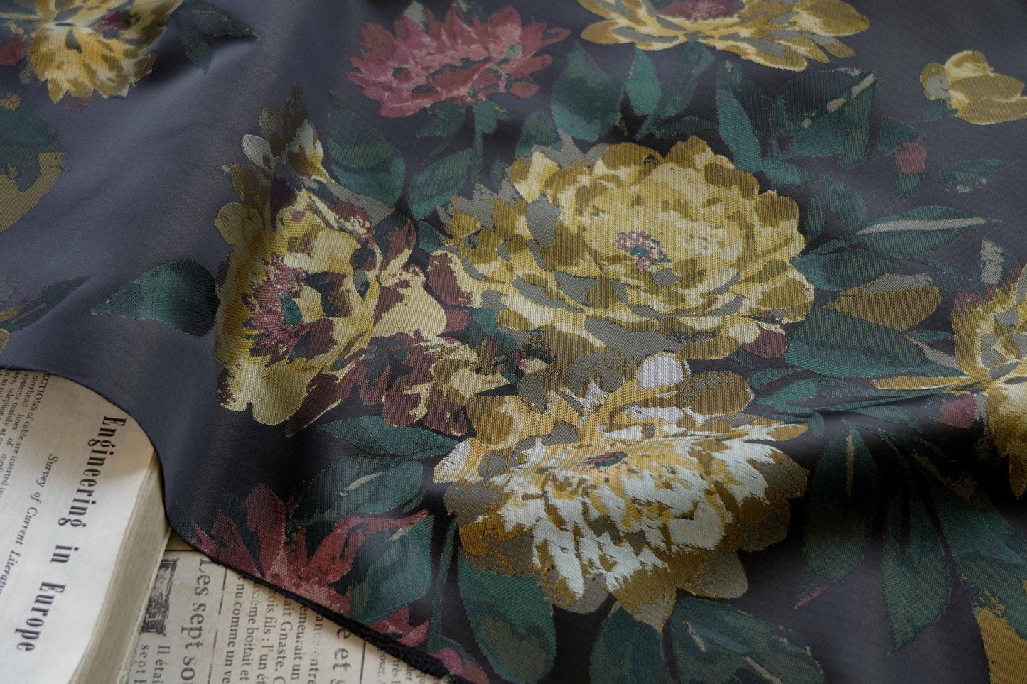 Peony Flower Jacquard Fabric: Retro Style Upholstery & Sewing (60"W)