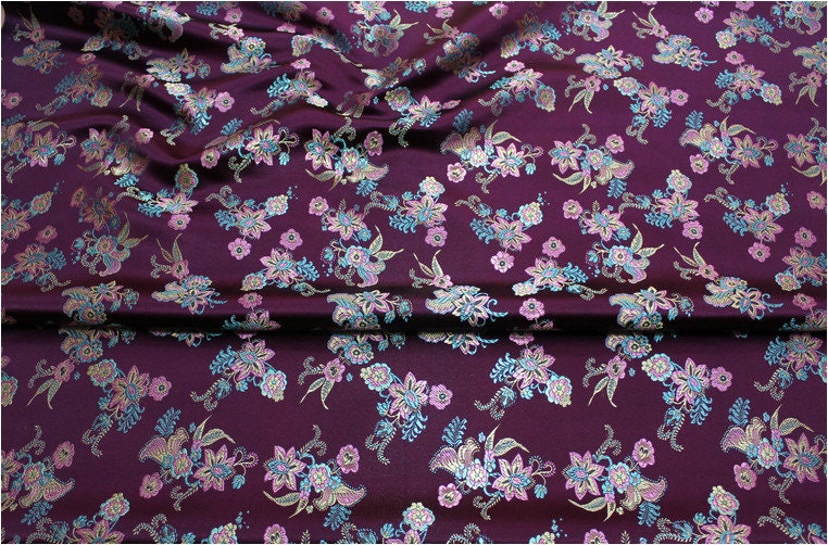 Tissu brocart à motifs floraux : mélange de soie et de rayonne, largeur 75 cm