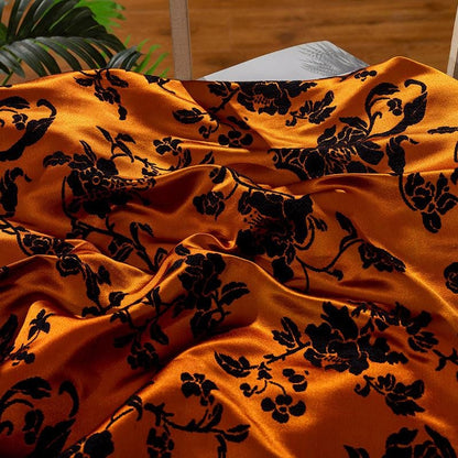 Brocart de soie brillant : motif de cuscute, largeur 147 cm (58 po) - Vendu au mètre