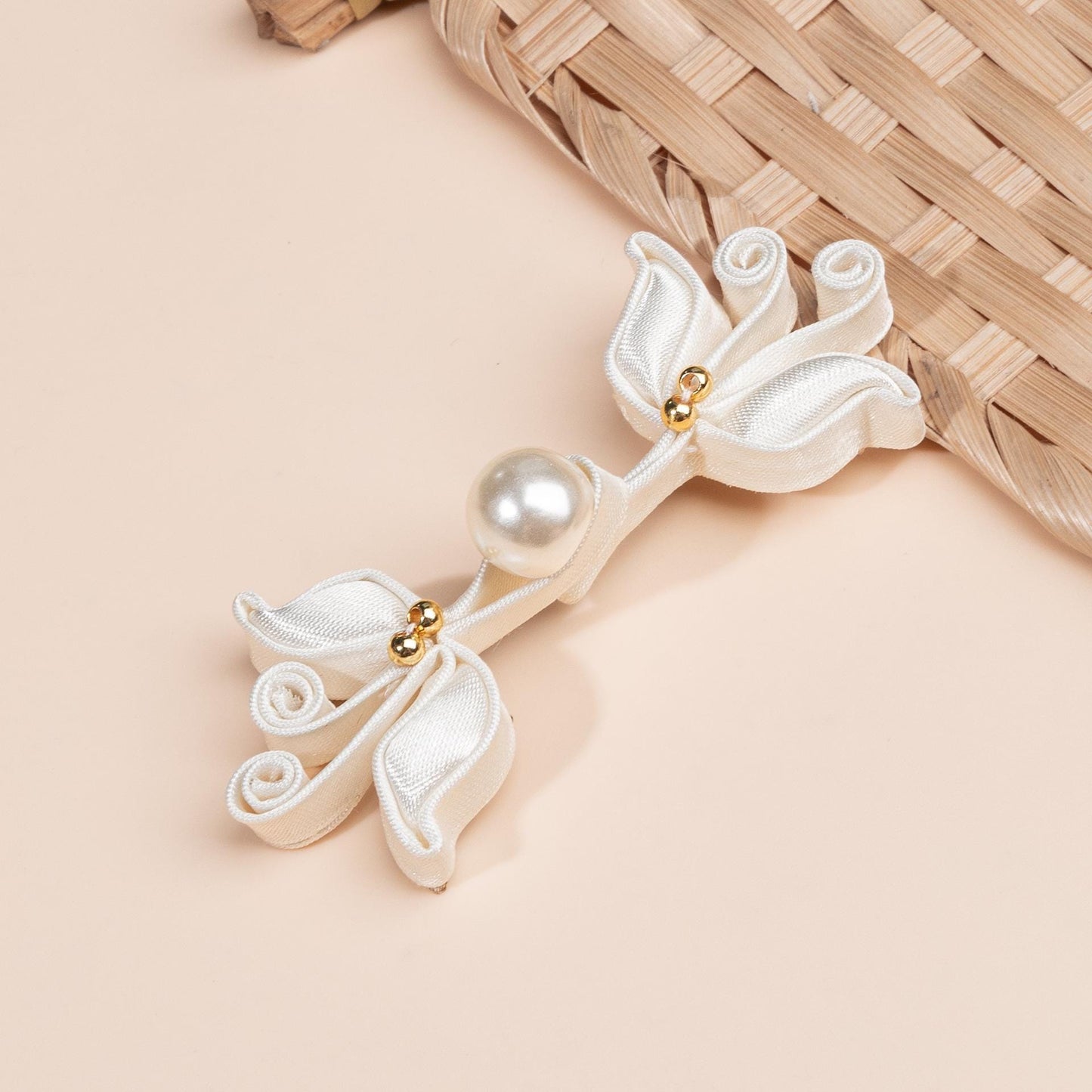 Handmade Chinese Knot Frog Buttons: Pearl Bead Cheongsam Closure
