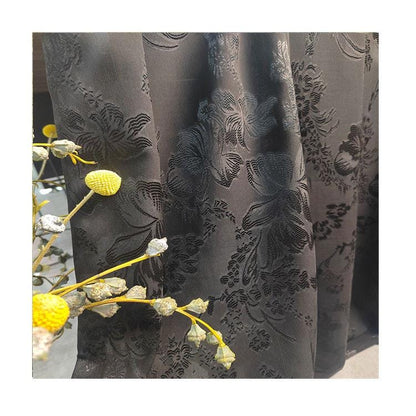 Tissu organza à fil argenté : texture jacquard 3D en relief - 145 cm de large