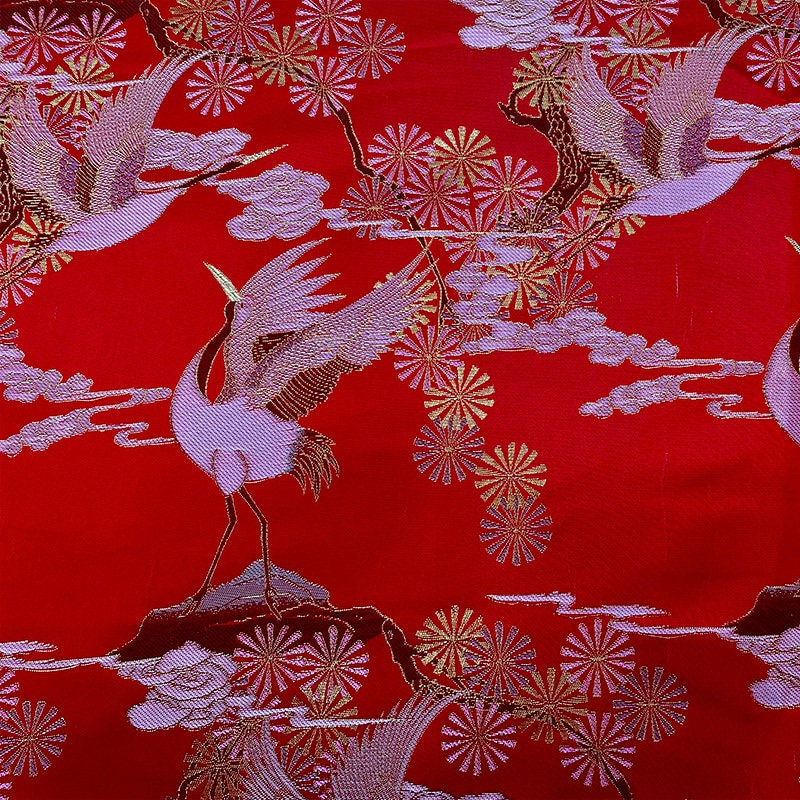 Tissu satin jacquard à motif de grues rouges : brocart antique pour cheongsam (au mètre)