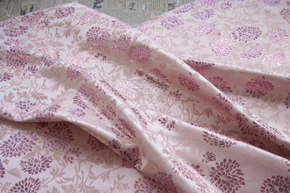 Tissu brocart de soie et rayonne à motif hibiscus rose : 65 pouces de large, matériau de couture floral