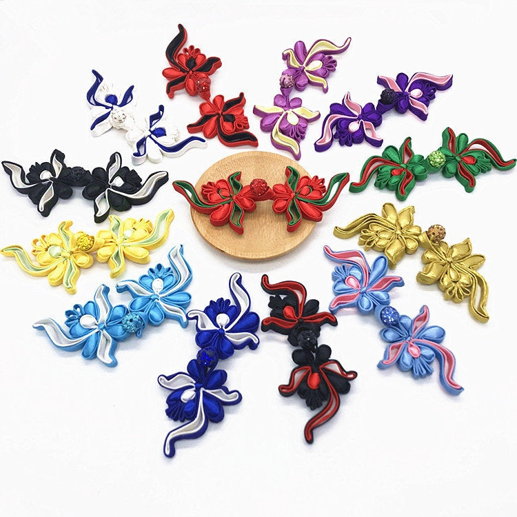Handmade Satin Chinese Knot Buttons: Cheongsam Frog Closures