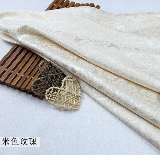 Tissu satiné jacquard rose : matériau double face pour costumes de cosplay, 150 cm de large