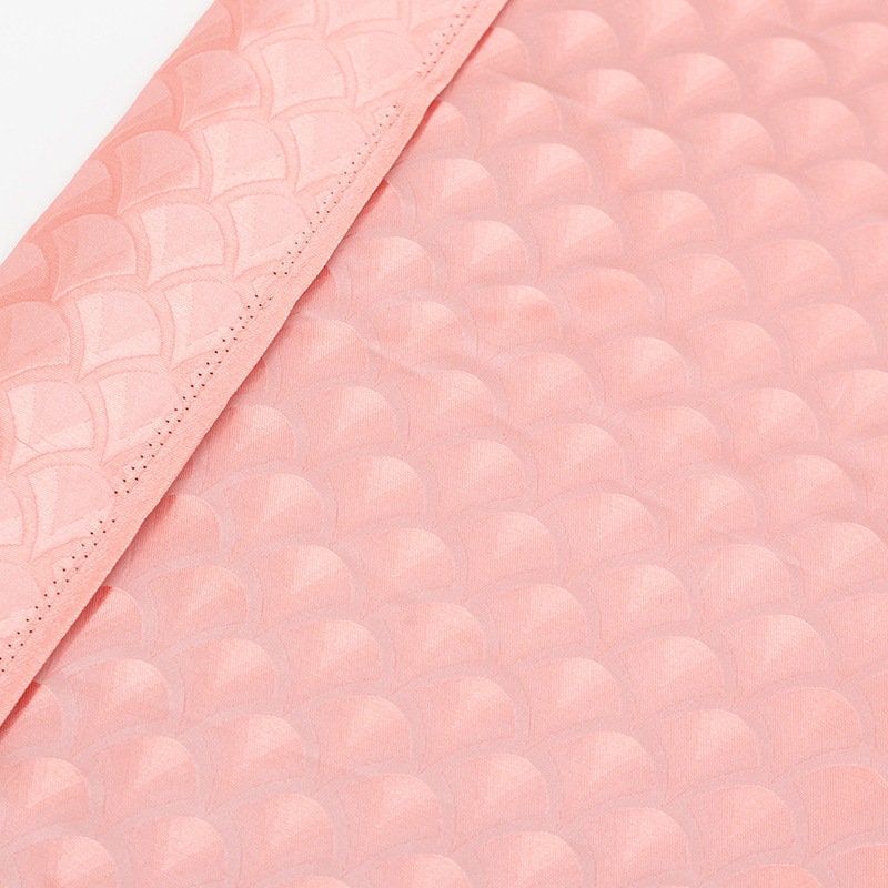 Tissu brocart à feuilles : Cheongsam en satin de soie, ameublement et costumes - 150 cm de large