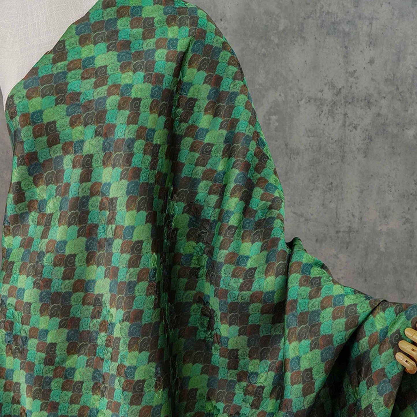 Tissu satin de soie thé : 142 cm de large, motif inversé en rayonne - Couture, costumes, décoration