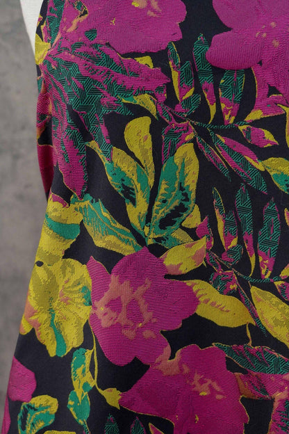 Tissu jacquard floral en relief : tissu pour gilet style vintage, 140 cm de large