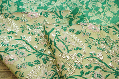Gold Thread Jacquard Fabric: Retro Floral Upholstery, Costume, Decor