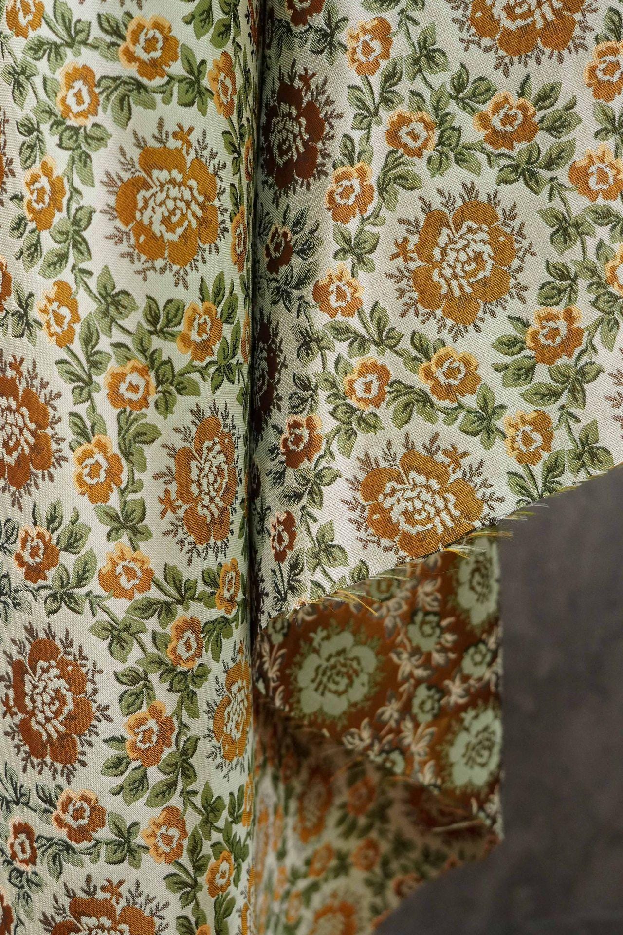 Pastoral Vintage Wreath Jacquard Fabric ��� Elegant Dress, Qipao, Suit, and Handbag Ma