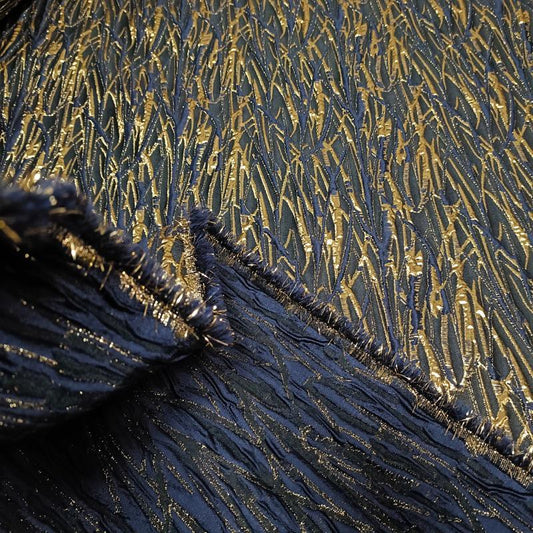 Tissu jacquard à texture 3D métallisée : mélange de polyester de 142 cm de large