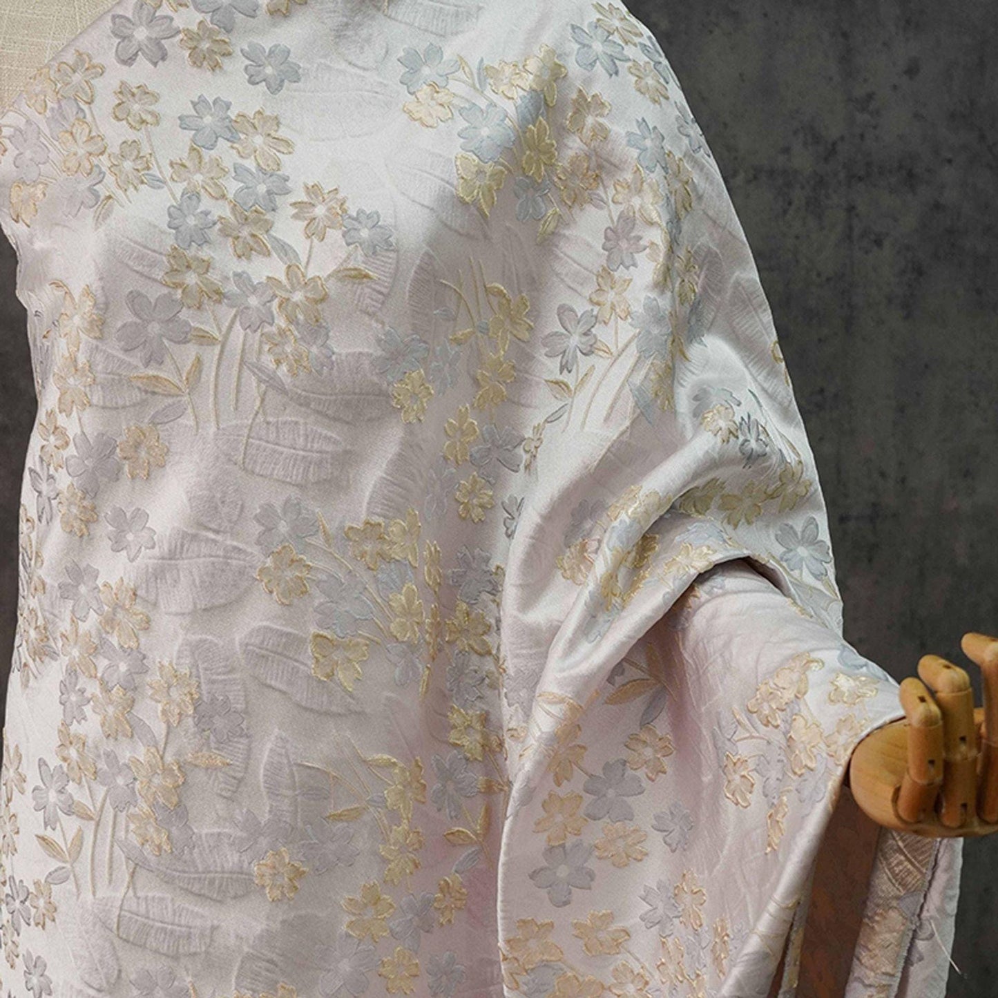 Gold Thread Floral Jacquard Fabric: 3D Foil Texture (63"W)