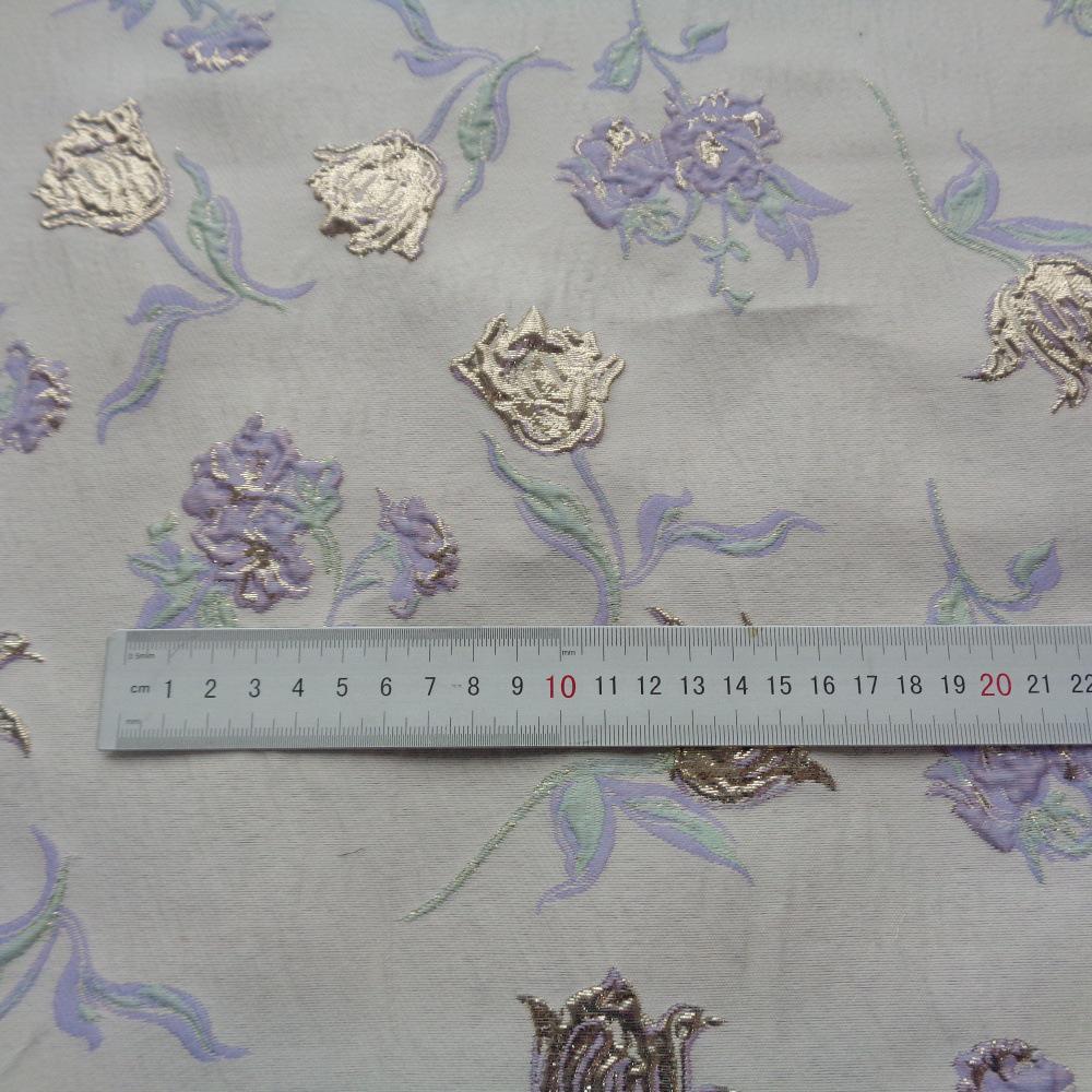Tissu jacquard Magnolia à feuille d'or : Chenille florale pour ameublement, 142 cm de large