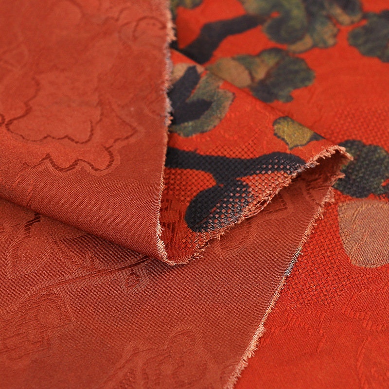 Tissu satiné rouge à imprimé floral - 150 cm de large