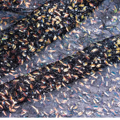 Robe de bal en dentelle à sequins colorés : motif Symphony Gradient Beads, largeur 124 cm