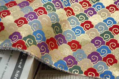 Tissu jacquard à fil doré : Nuage porte-bonheur 3D, pour l’ameublement, les costumes et la couture - 142 cm de large