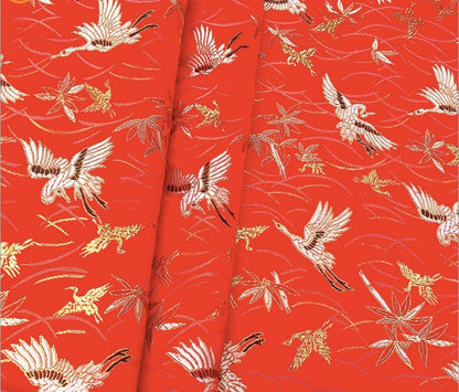 Tissu damassé à motif de grues rouges : satin du Nouvel An chinois (59 pouces de large)