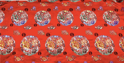 Tissu brocart chinois Lotus Rouge : mélange soie-rayonne, 150 cm de large