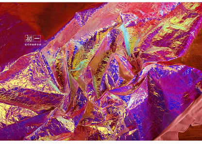 Tissu TPU irisé : texture froissée laser Symphony, 135 cm de large