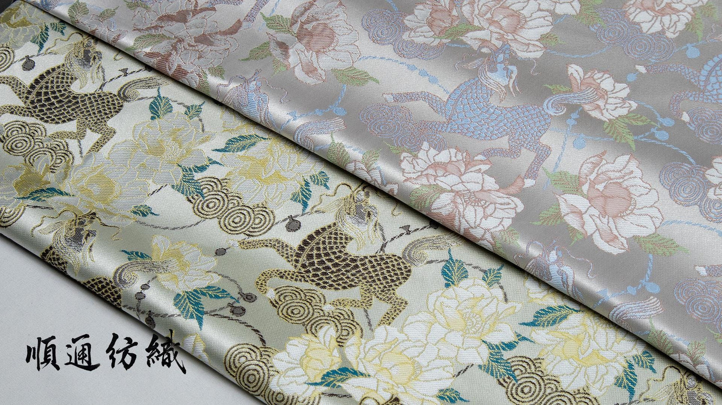 Tissu brocart pivoine Kirin : mélange de soie à motifs floraux chinois (au mètre)