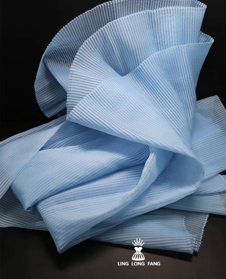 Pleated Crepe Fabric: 59" Wide Polyester Texture for Gowns & Events