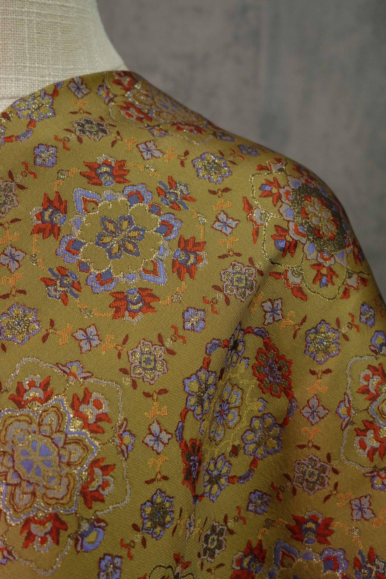 Tissu jacquard à fils d'or : tissu Dunhuang tissé et gaufré, 150 cm de large