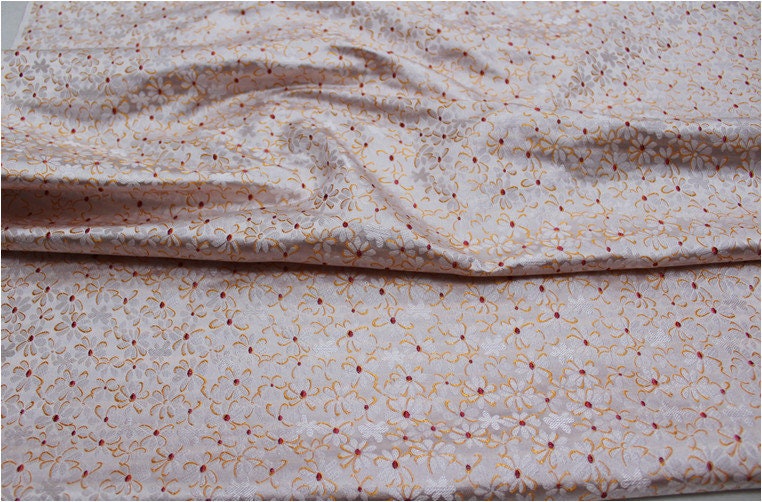 Tissu brocart à marguerites : mélange de soie et de rayonne pour cheongsam et qipao chinois
