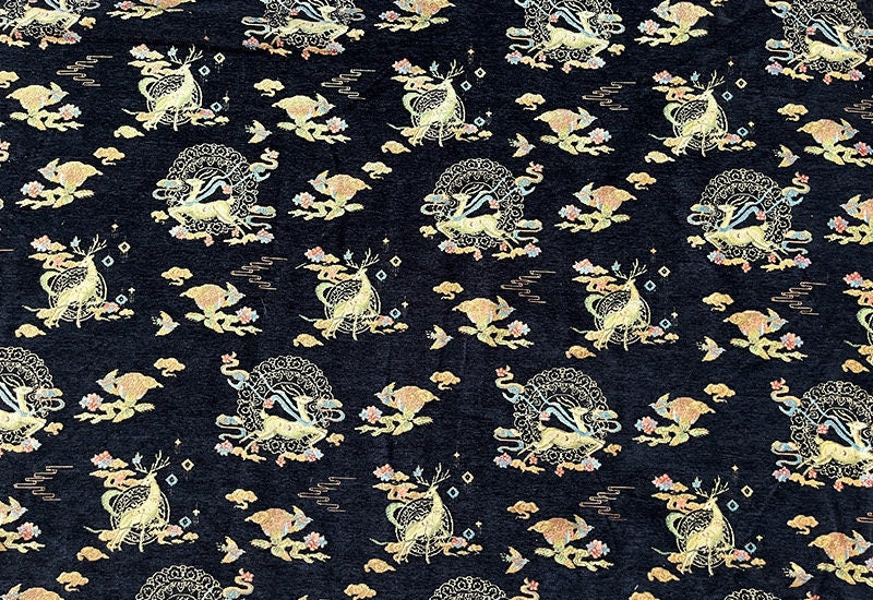 Tissu jacquard chenille à motif cerf : Brocart élégant pour ameublement, costumes et décoration