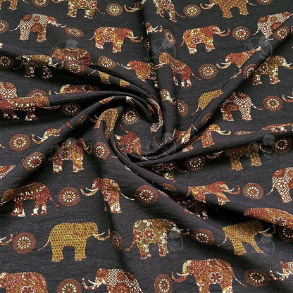 Tissu en coton à imprimé éléphants : motif ethnique superposé, matelassage et couture