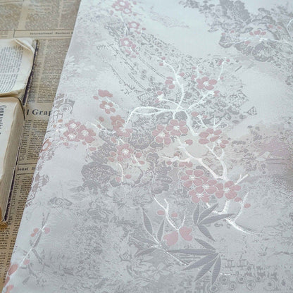 Tissu jacquard à motif papillon argenté : ameublement et costumes, 145 cm de large