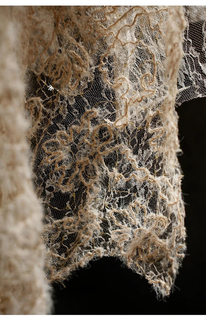 Tissu en dentelle brodée de sequins : Haute Couture marron transparent peluche, 127 cm de large