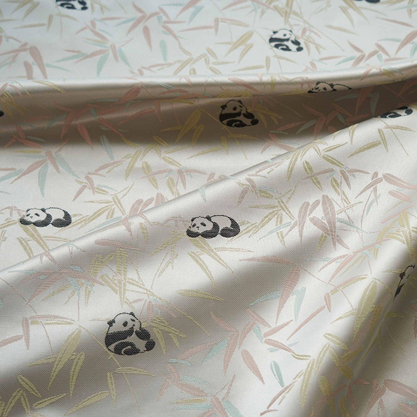 Tissu satiné brocart panda : 65 pouces de large, style couture chinoise