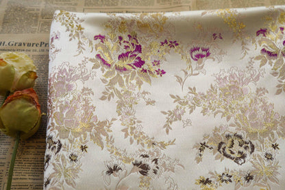 Tissu Jacquard Palais Beige et Or : Coton damassé gaufré, 165 cm de large