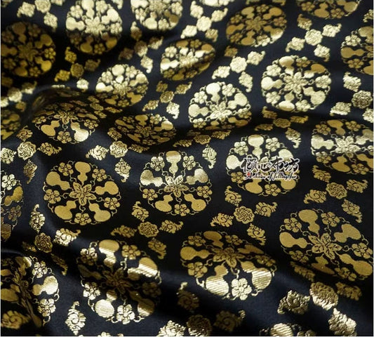 Tissu brocart tissé Nishijin : Fleur de courge porte-bonheur, fil d'or (59 pouces de large)