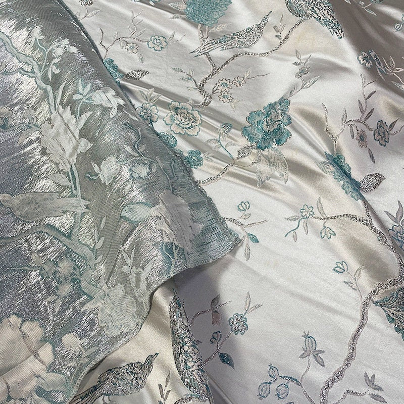 Tissu brocart jacquard Oiseau d'argent : Cheongsam, Qipao, Costume, Décoration (57 po de largeur)