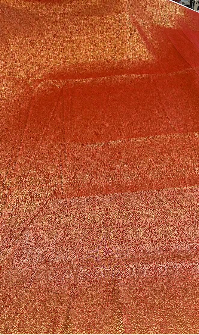 Tissu Baoxiang rouge et or : Tissu métallisé pour robe de mariée (59"W)