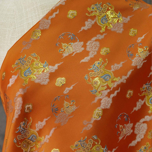 Brocart à fils d'or : style mongol-tibétain, 152 cm de large, vendu au mètre