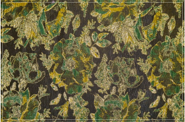 Tissu jacquard à fil doré : matériau de créateur à motif floral 3D rétro