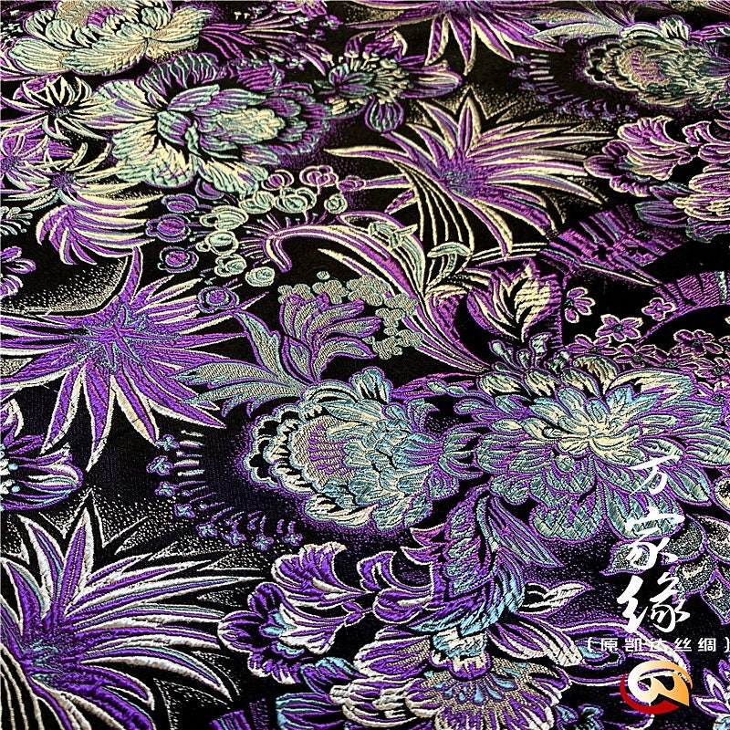 Tissu brocart de soie à motif floral : Damas de mûrier, ameublement et costumes (29,5 po L)