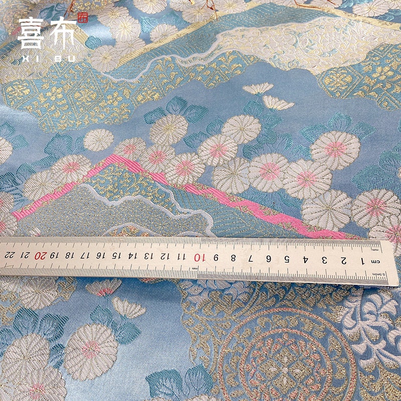 Nishijin Woven Brocade Fabric: Gold Flower Jacquard Silk Blend (29.5/59"W)